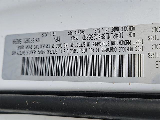 Used 2019 Jeep Cherokee Latitude Plus w/ Cold Weather Group image 30