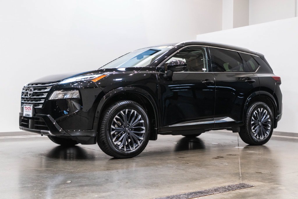 Used 2024 Nissan Rogue Platinum w/ Platinum Premium Package AWD/4WD image 3