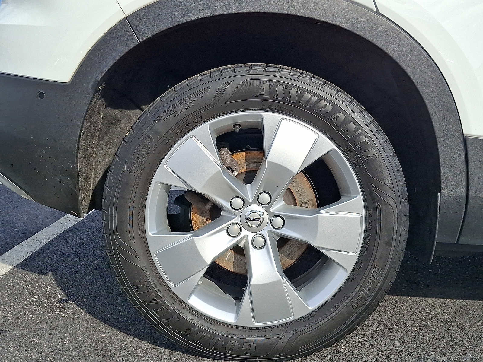 Used 2019 Volvo XC40 T5 Momentum image 8