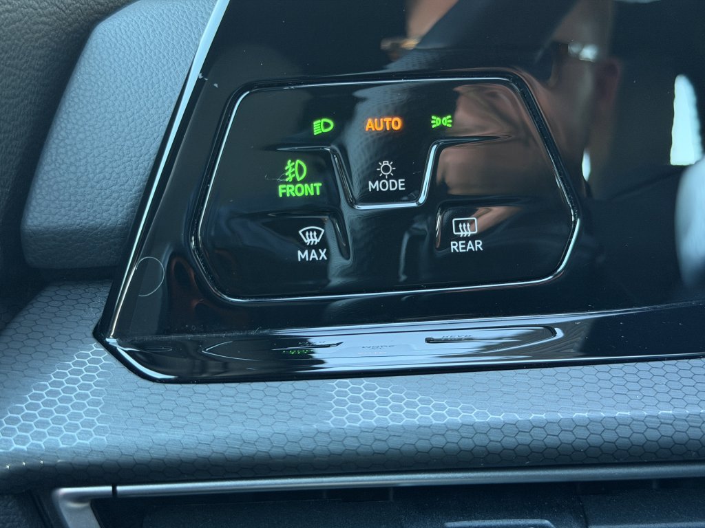 Used 2022 Volkswagen GTI SE w/ SE Leather Package image 29