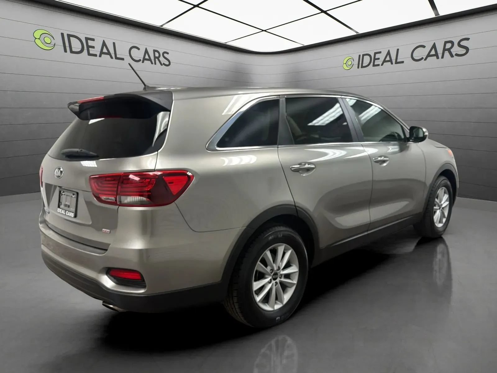 Used 2019 Kia Sorento L FWD image 5