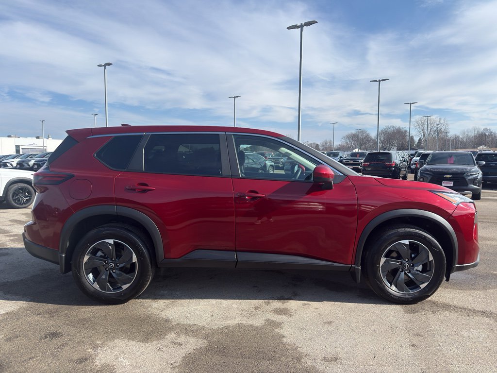 Used 2025 Nissan Rogue SV image 4