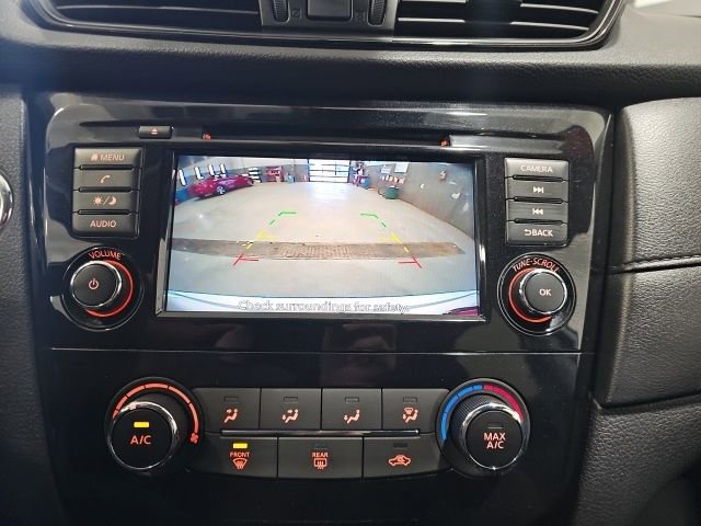 Used 2019 Nissan Rogue SV image 15