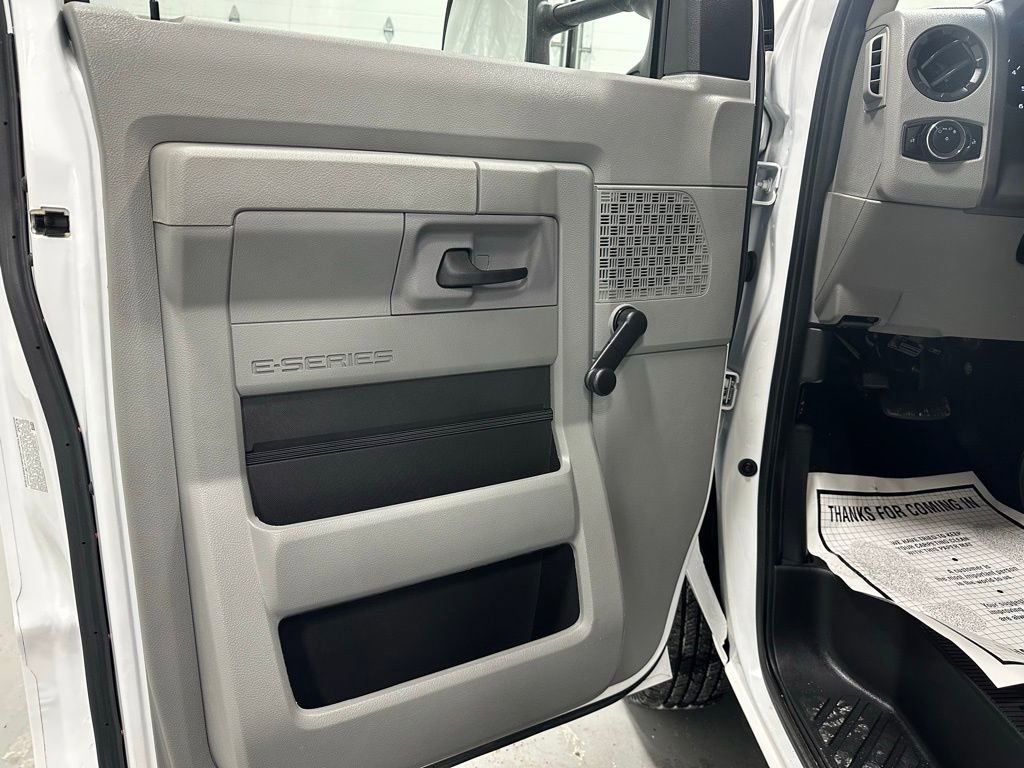 Used 2024 Ford E-350 and Econoline 350 Super Duty image 8