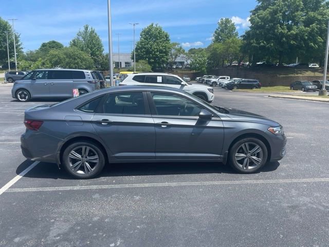Used 2023 Volkswagen Jetta SE FWD image 6