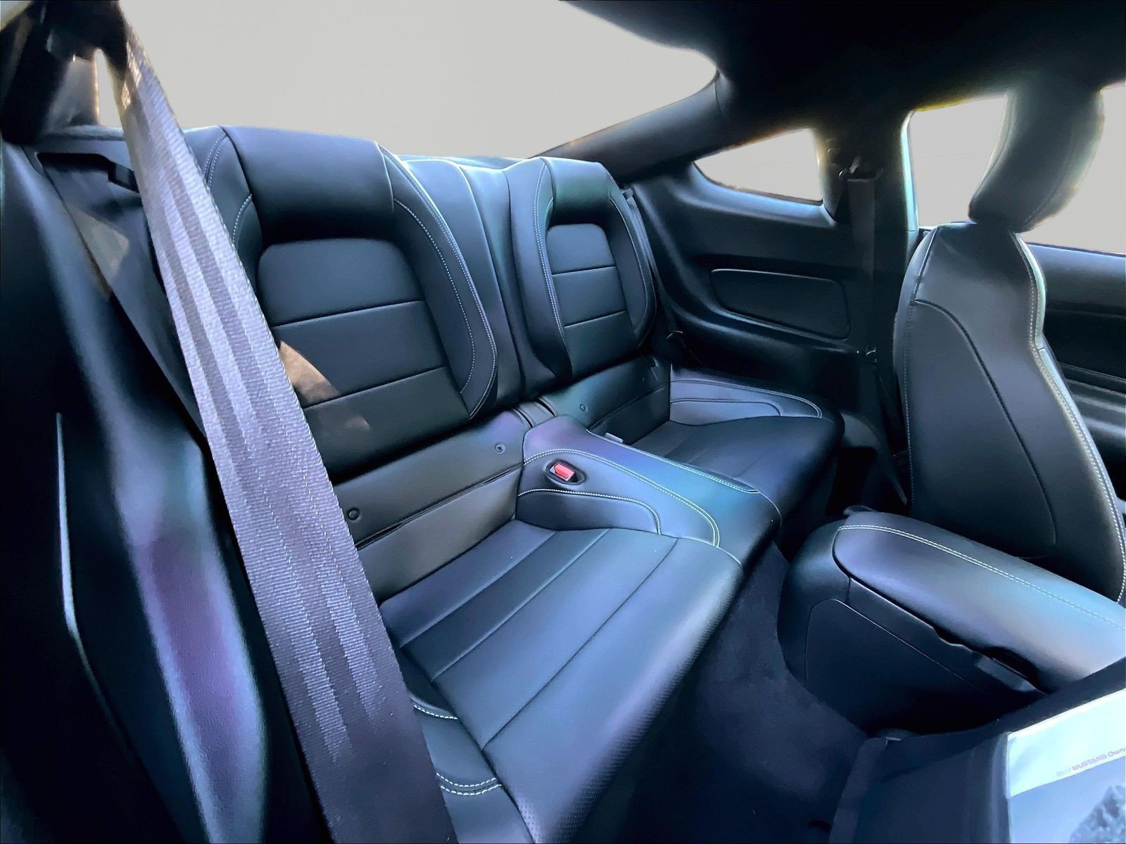 Used 2022 Ford Mustang GT Premium w/ Equipment Group 401A RWD image 23