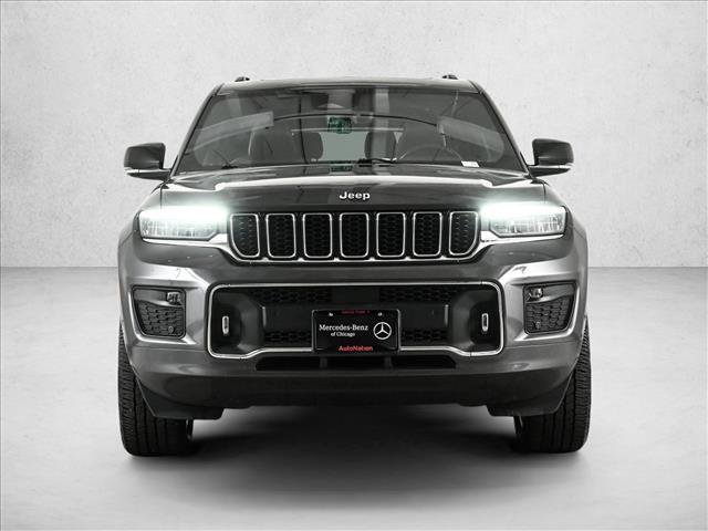 Used 2021 Jeep Grand Cherokee L Overland w/ Luxury Tech Group IV AWD/4WD image 2