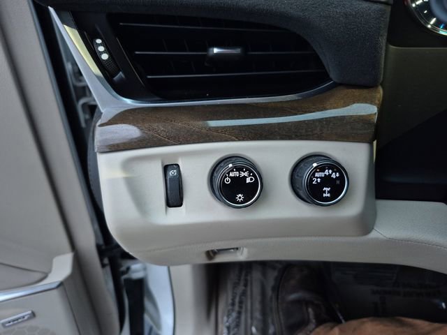 Used 2020 Cadillac Escalade Premium Luxury image 27