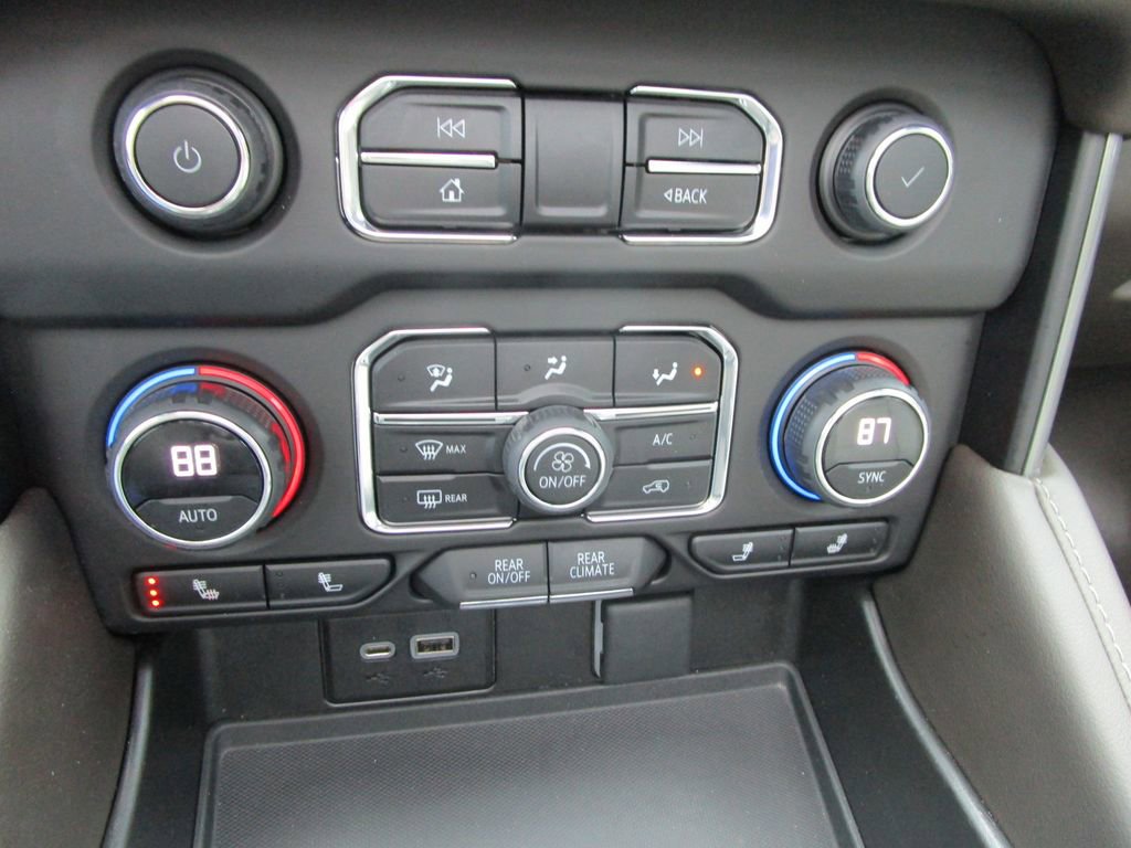 Used 2023 Chevrolet Tahoe LT image 39