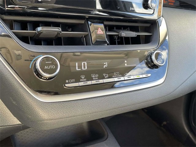 Used 2021 Toyota Corolla LE image 29