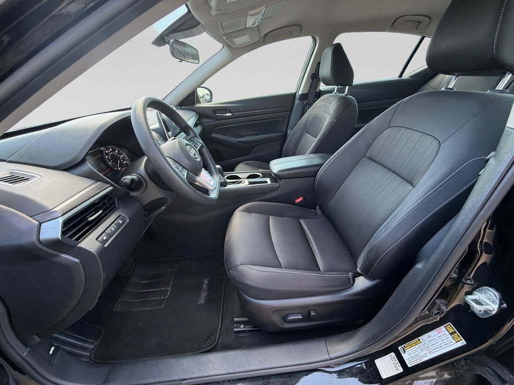 Used 2024 Nissan Altima 2.5 SV FWD image 17