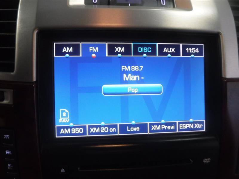 Used 2011 Cadillac Escalade Luxury AWD/4WD image 38