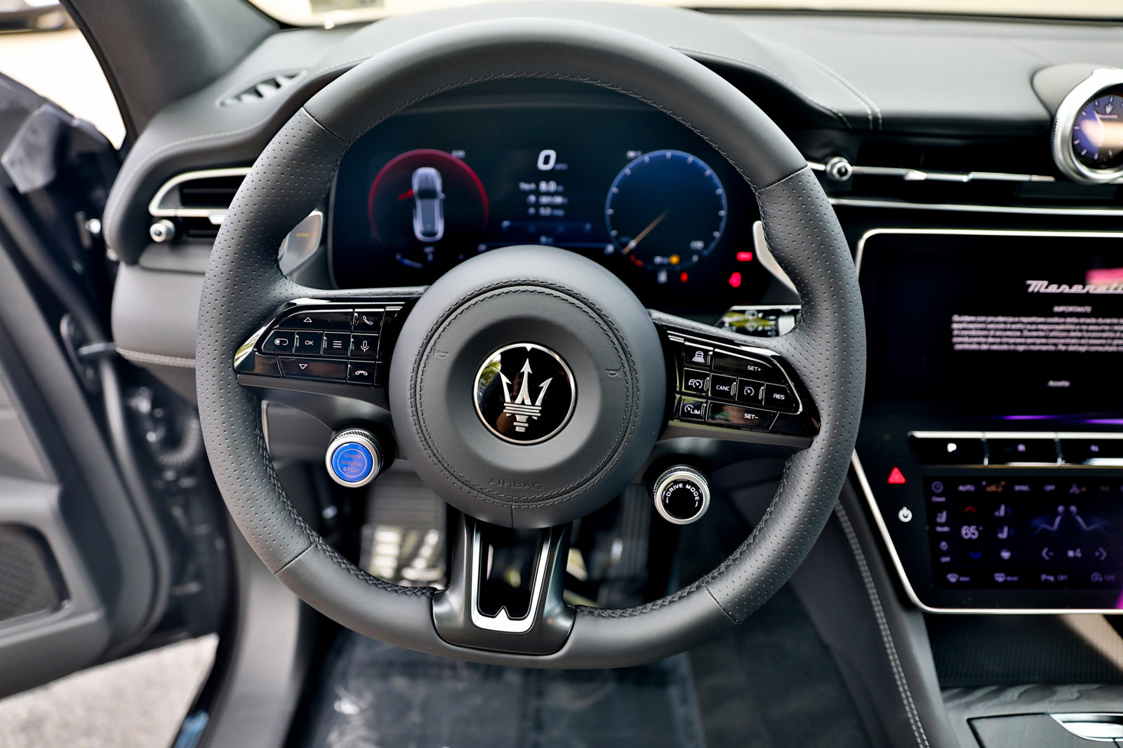 New 2024 Maserati Grecale GT image 21