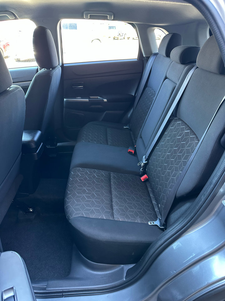 Used 2021 Mitsubishi Outlander Sport SE image 14
