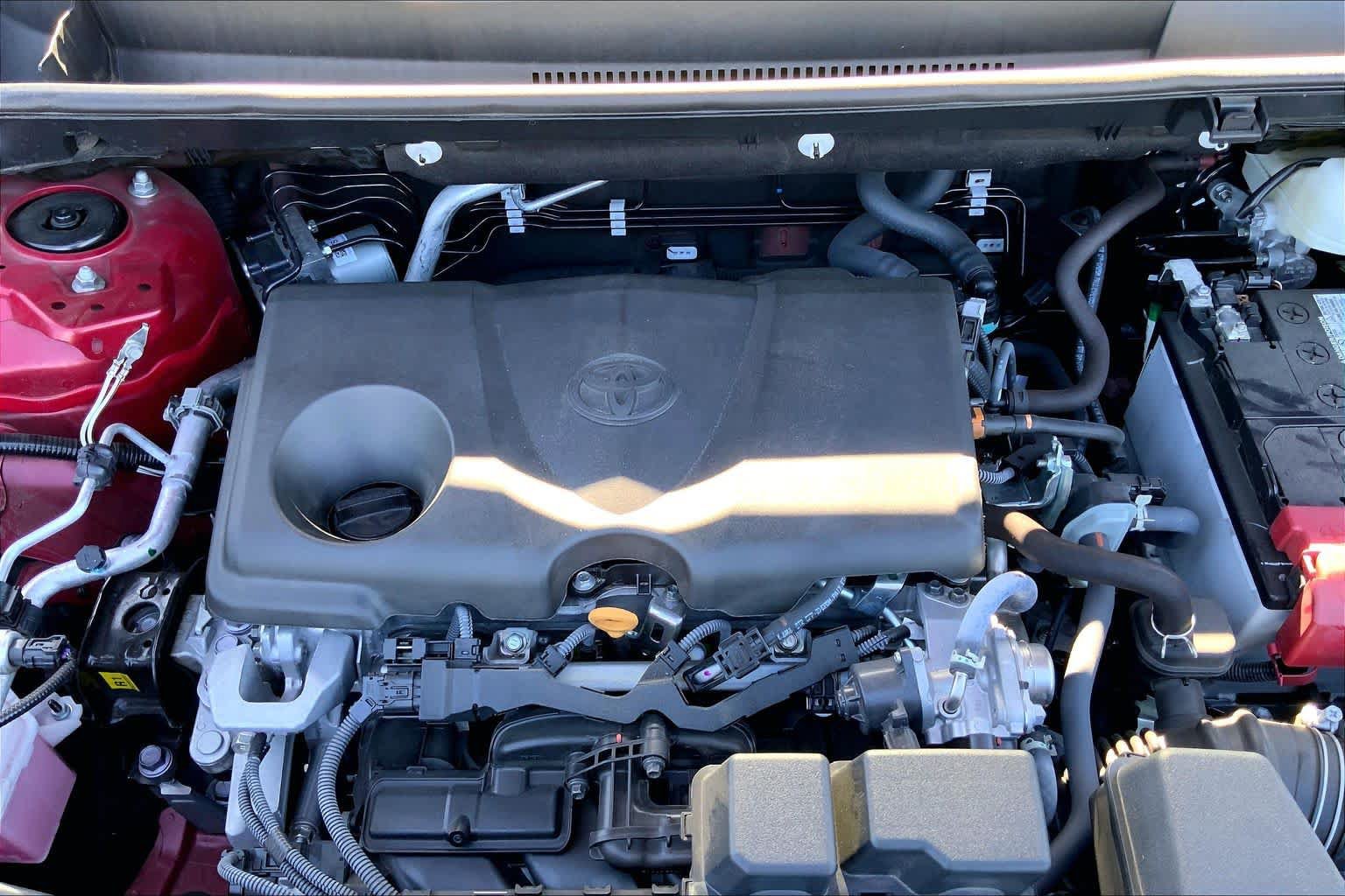 Certified 2025 Toyota RAV4 LE AWD/4WD image 32