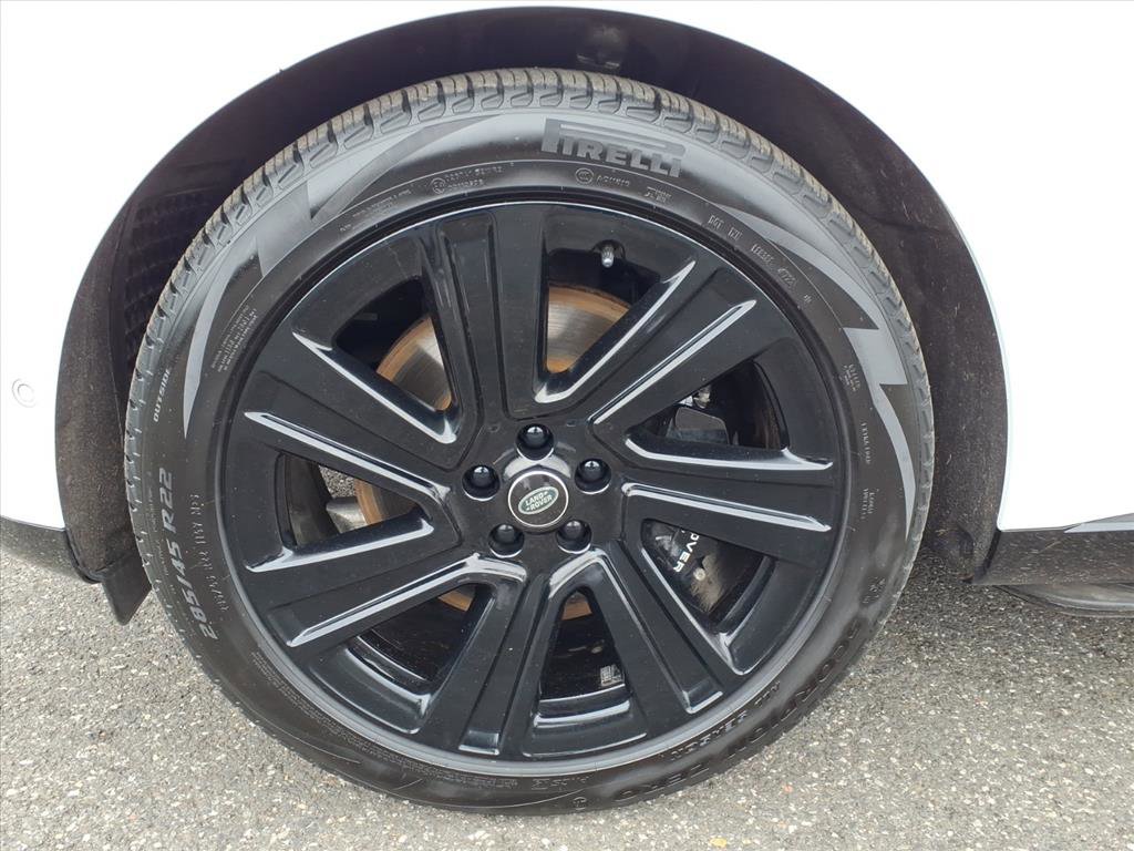 Certified 2023 Land Rover Range Rover SE image 9