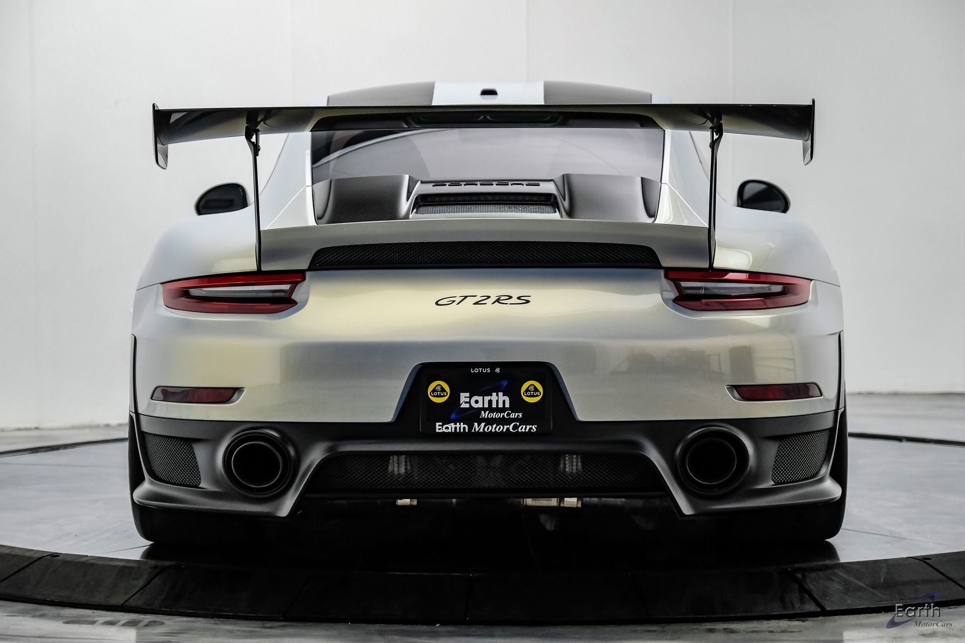 Used 2018 Porsche 911 GT2 RS w/ Weissach Package RWD image 15