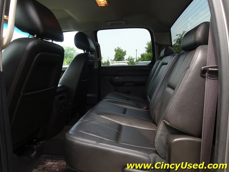 Used 2013 Chevrolet Silverado 2500 LT w/ Interior Plus Package AWD/4WD image 13