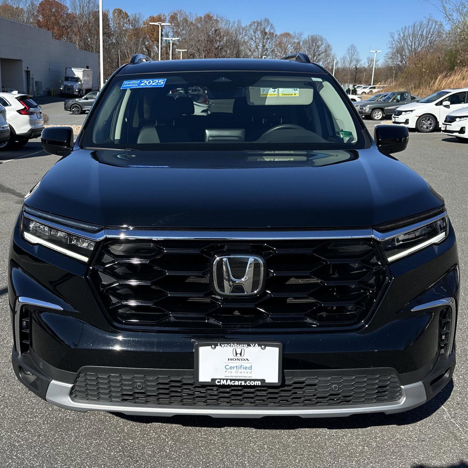 Certified 2025 Honda Pilot Touring image 8