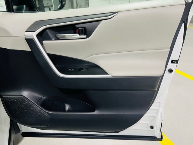 Used 2021 Toyota RAV4 XLE w/ Convenience Package FWD image 35