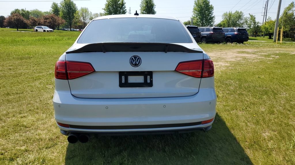 Used 2017 Volkswagen Jetta GLI FWD image 4
