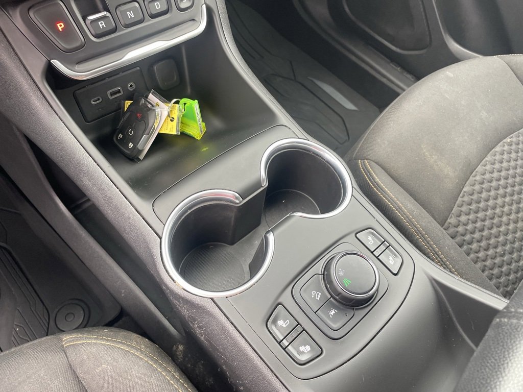 Used 2021 GMC Terrain SLE w/ Driver Convenience Package image 17