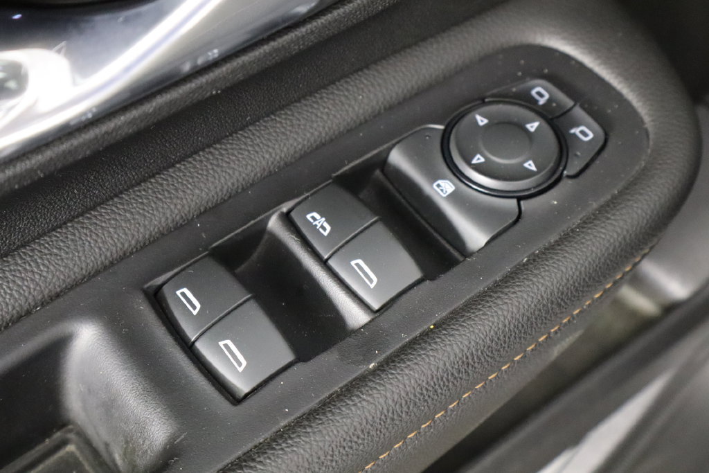 Used 2020 GMC Terrain SLE FWD image 19