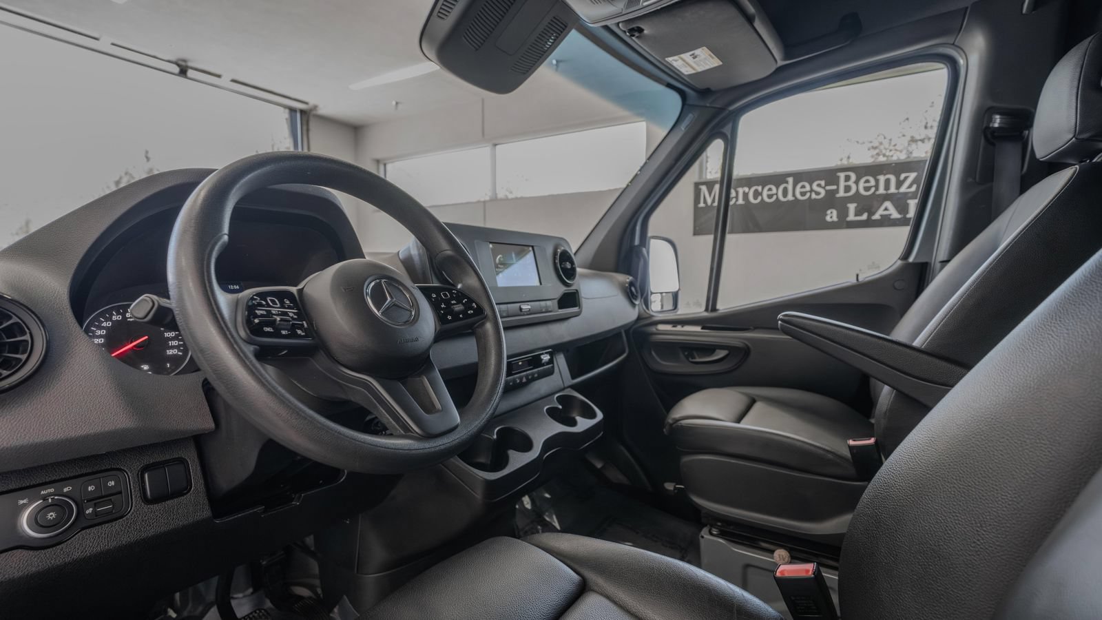 Used 2023 Mercedes-Benz Sprinter 2500 image 6