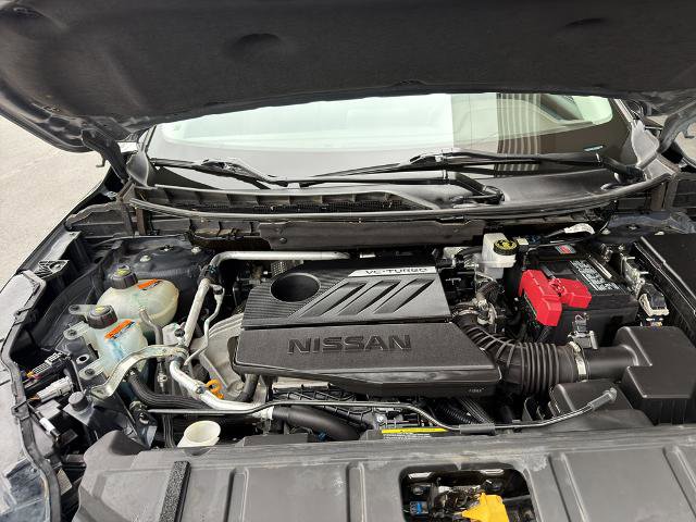 Used 2023 Nissan Rogue SV image 4