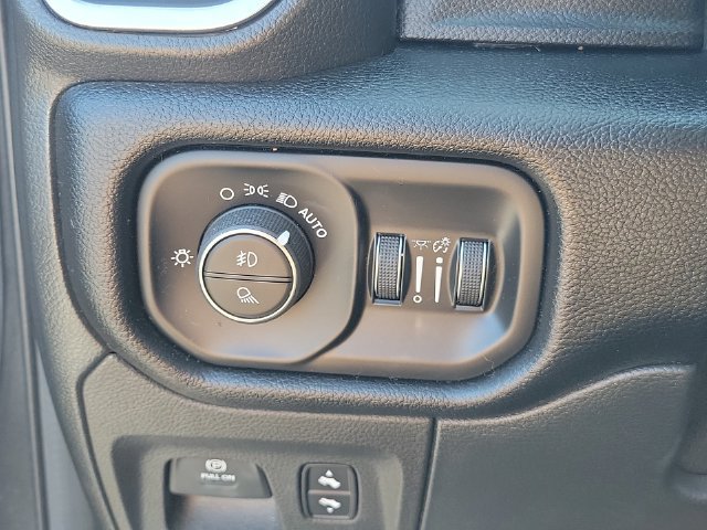 Used 2022 RAM 1500 Laramie w/ Sport Appearance Package AWD/4WD image 35
