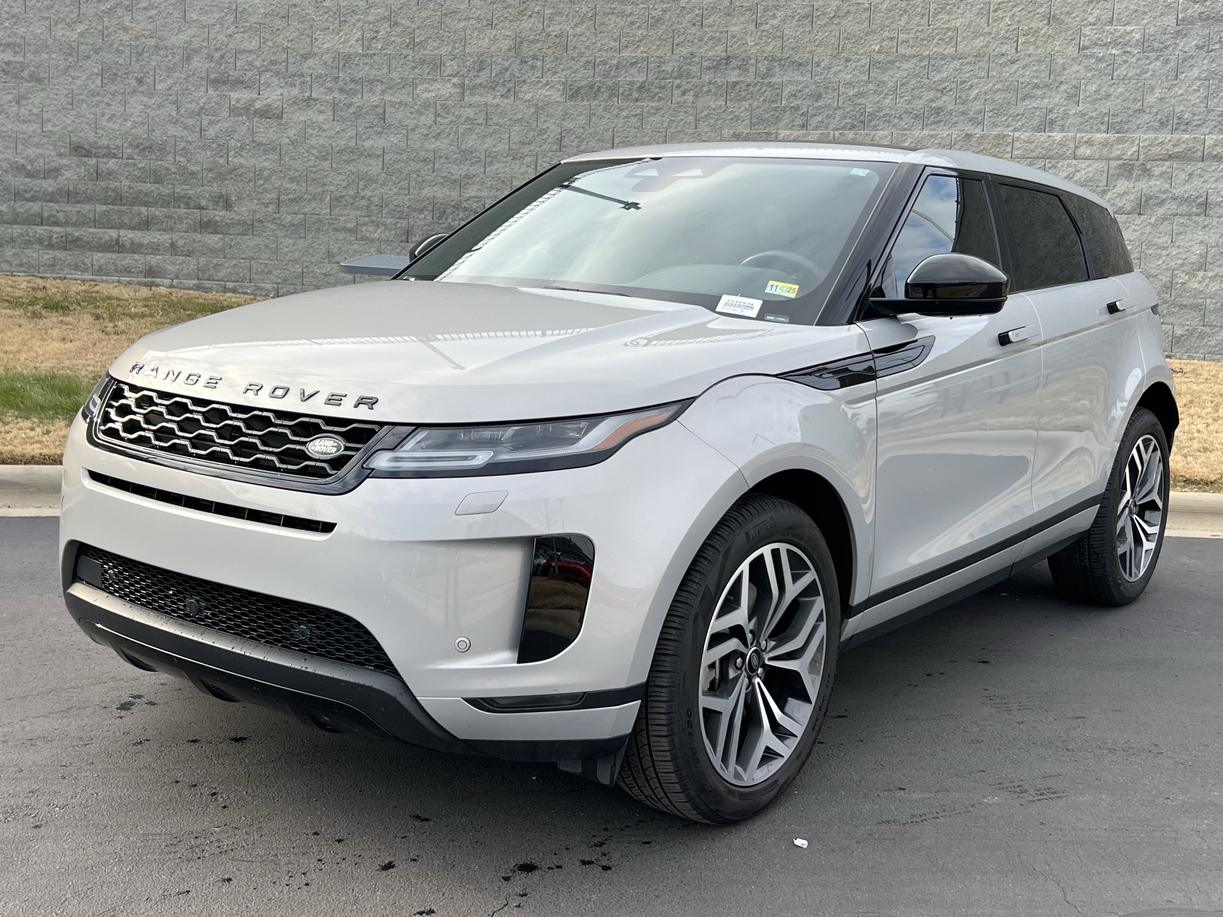 Certified 2023 Land Rover Range Rover Evoque SE image 1