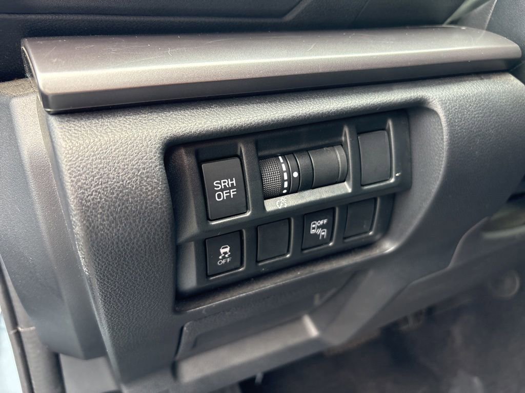 Used 2019 Subaru Crosstrek 2.0i Limited w/ Moonroof Package w/Navigation AWD/4WD image 17