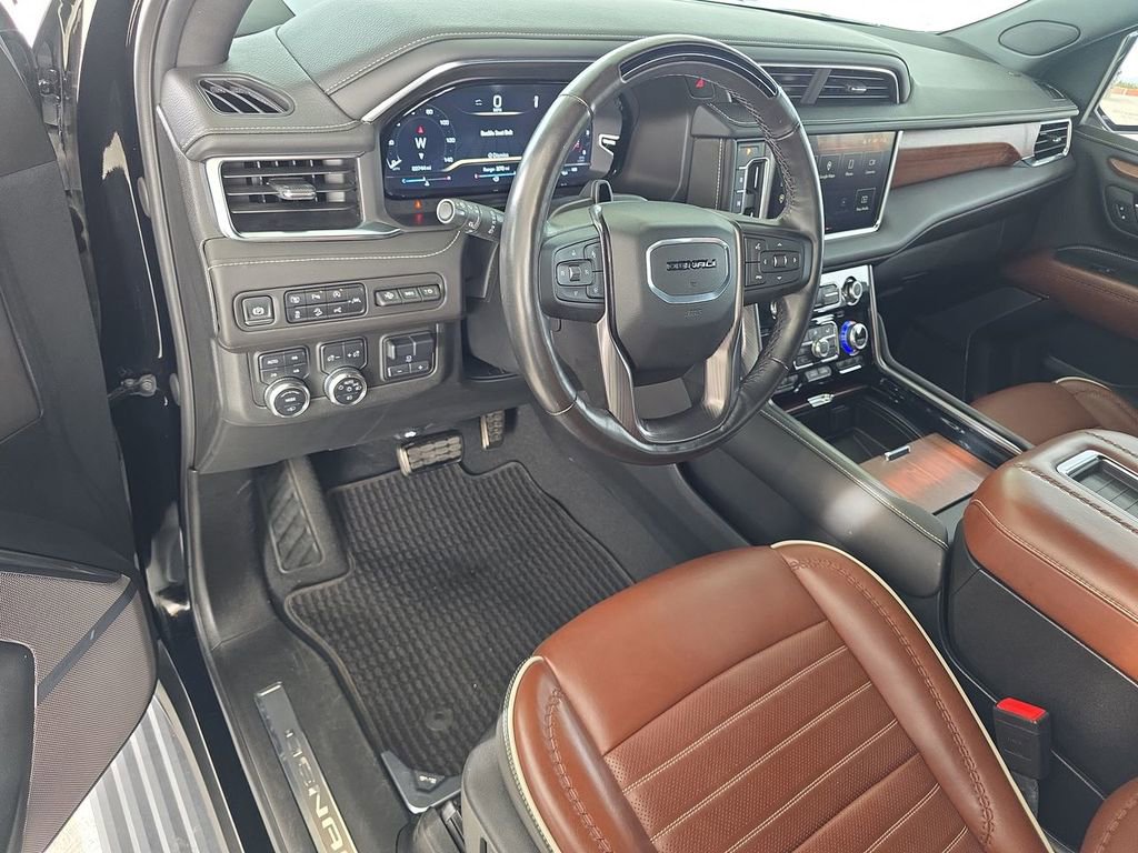 Used 2024 GMC Yukon Denali Ultimate image 10