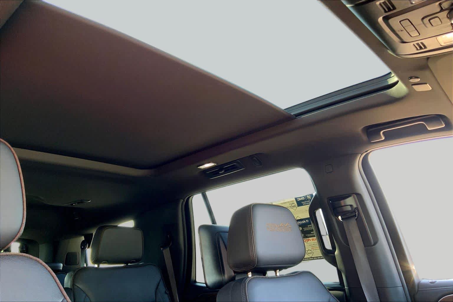 Used 2023 Chevrolet Tahoe High Country w/ Advanced Technology Package AWD/4WD image 13