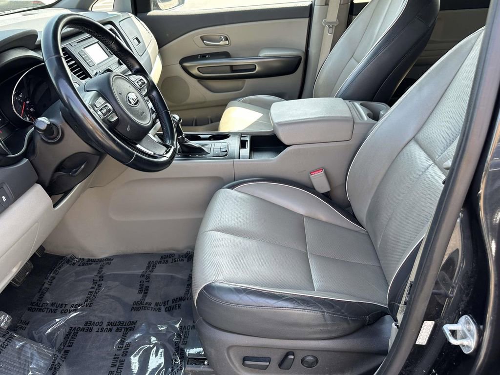Used 2017 Kia Sedona LX w/ LX Essentials Premium Package image 17