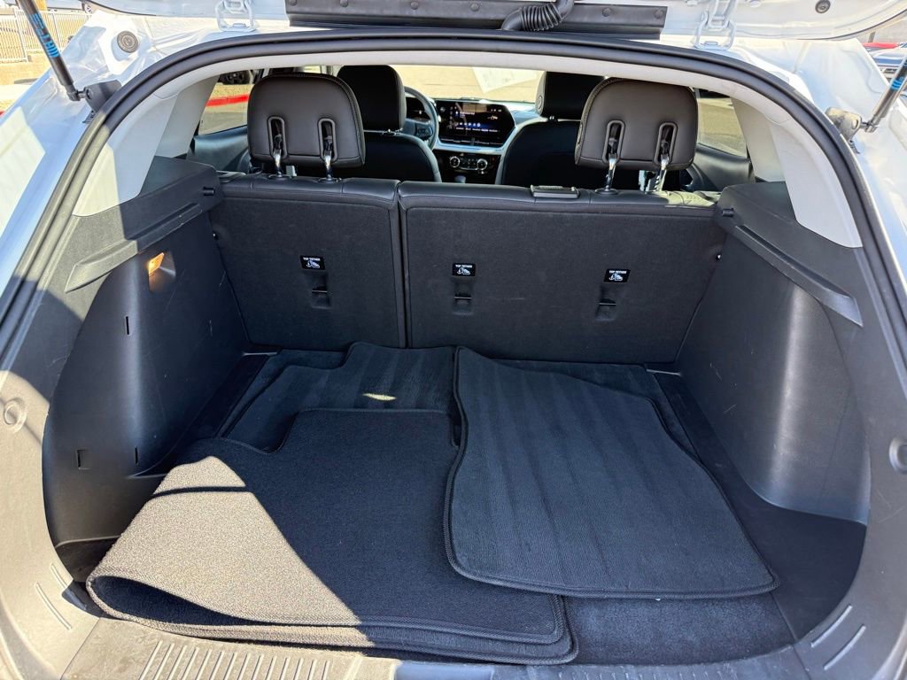 Certified 2025 Chevrolet Trax LT image 18