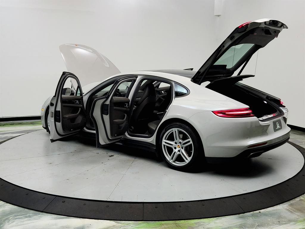 Used 2020 Porsche Panamera 4 image 12
