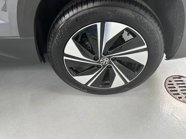 Used 2025 Volkswagen Taos SE AWD/4WD image 18