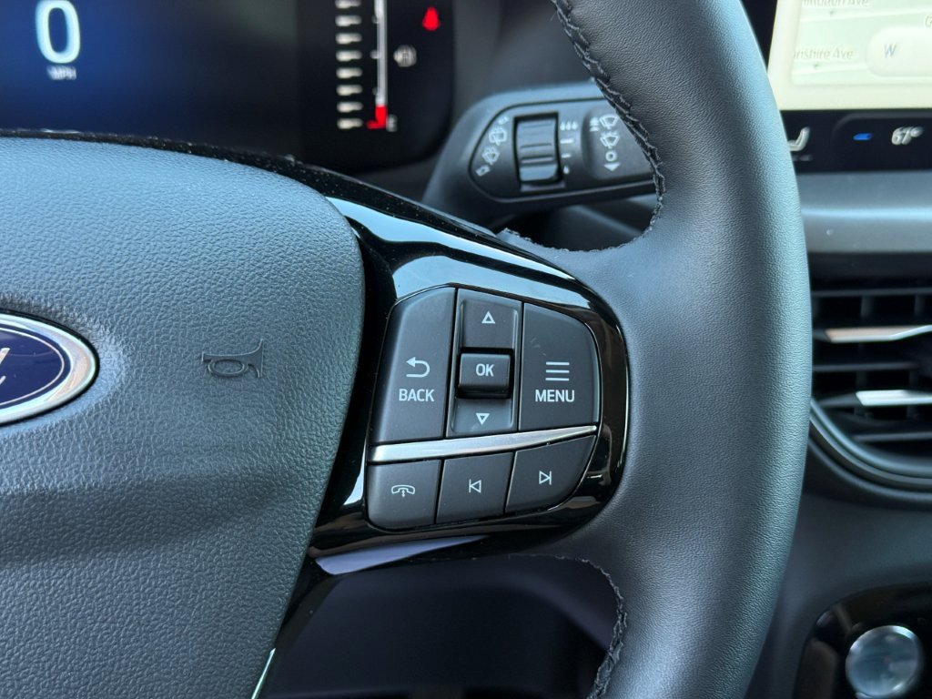 New 2024 Ford Escape SE FWD image 32