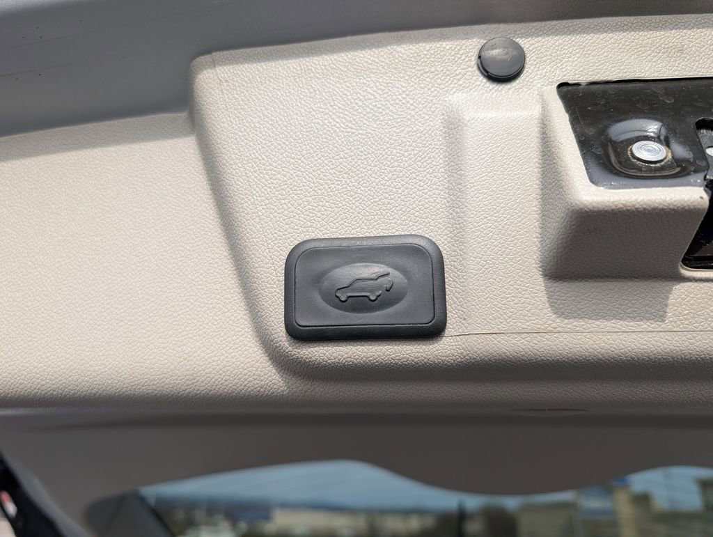 Used 2017 Buick Enclave Premium w/ Experience Buick Package image 10