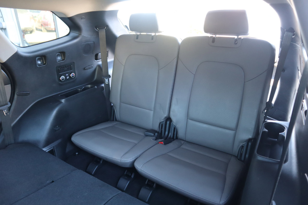 Used 2017 Hyundai Santa Fe AWD w/ SE Ultimate Tech Package 03 image 51