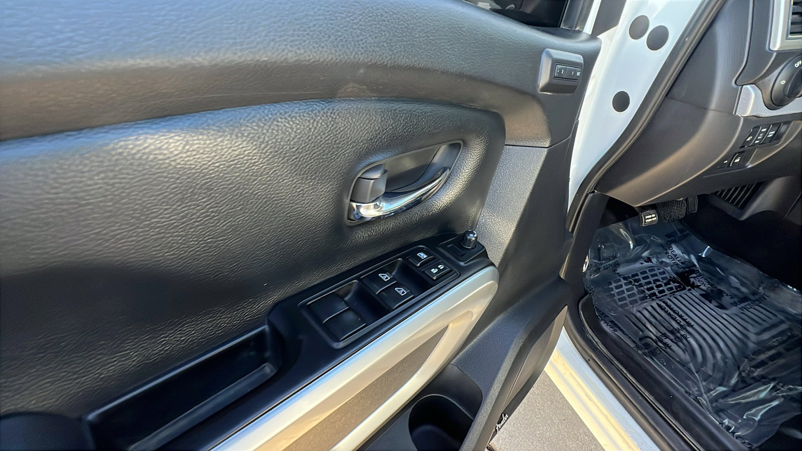 Used 2019 Nissan Titan PRO-4X w/ Pro-4x Convenience Package image 15