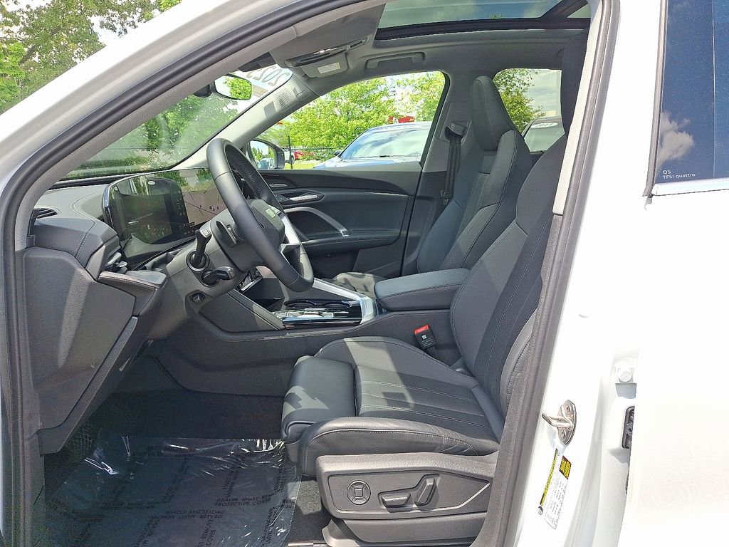 Used 2025 Audi Q5 Premium Plus w/ Premium Plus AWD/4WD image 14