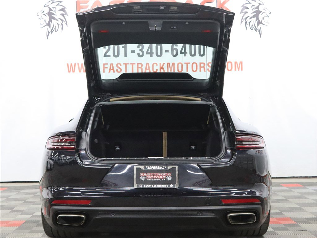 Used 2020 Porsche Panamera image 5