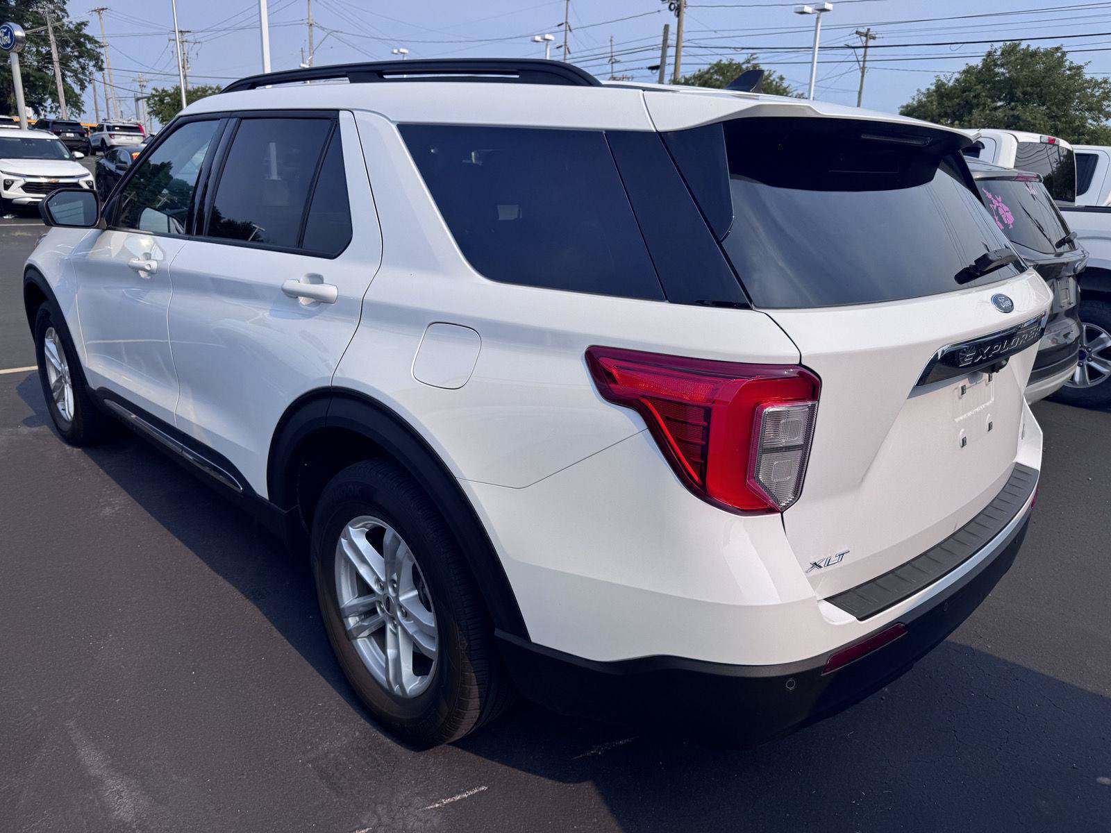 Used 2021 Ford Explorer XLT AWD/4WD image 6
