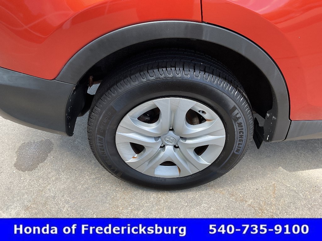 Used 2015 Toyota RAV4 LE AWD/4WD image 10
