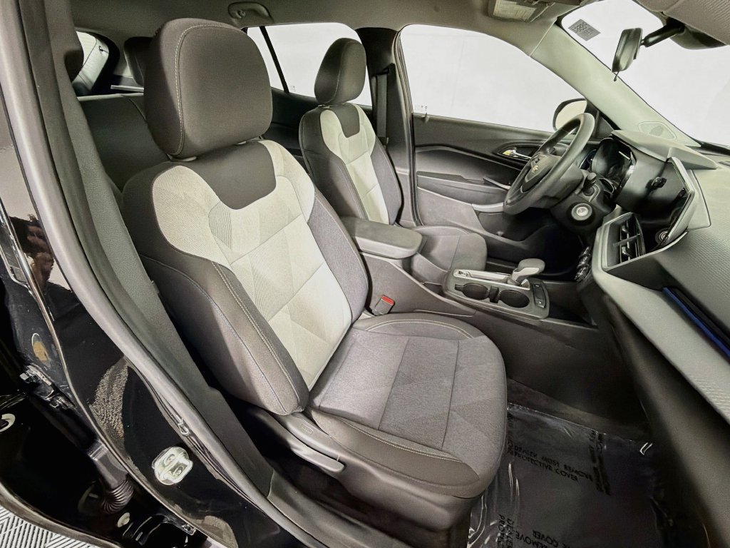 Used 2024 Chevrolet Trax LS FWD image 25