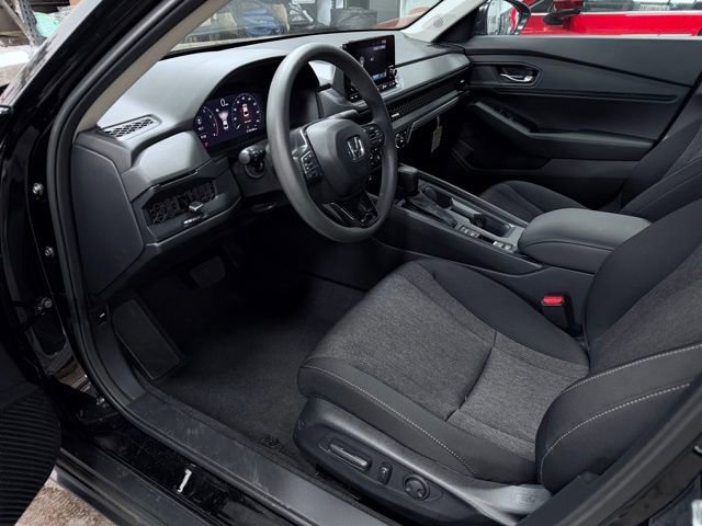 Used 2025 Honda Accord SE image 18