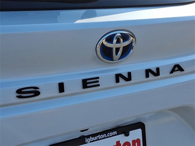 Used 2022 Toyota Sienna XLE image 30