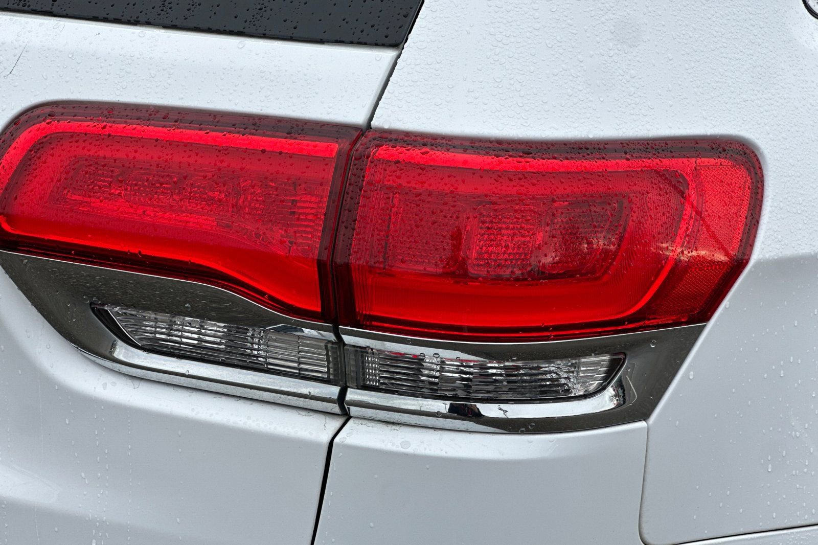 Used 2018 Jeep Grand Cherokee Limited image 50